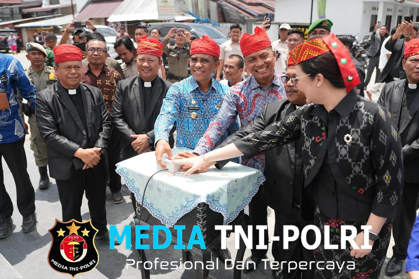 Sinergi untuk Kedamaian Pangdam XXIII/Palaka Wira Hadiri Peresmian Gedung Baru GKST di Poso