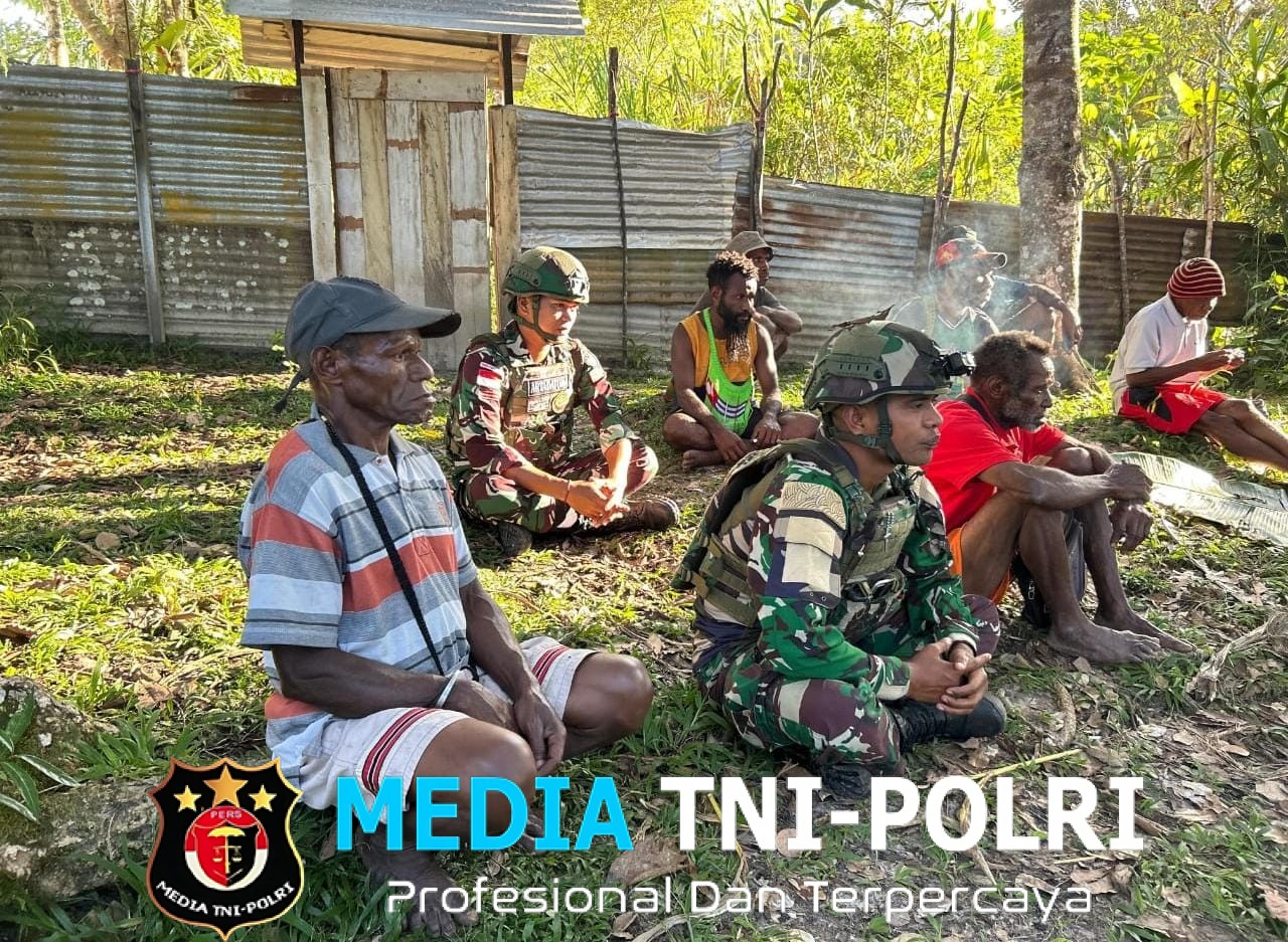 Doa Bersama Satgas Yonif 521/DY Turut Hadir Bersama Masyarakat Distrik Apalapsili untuk Kelancaran Perbaikan Pembangunan Bandara