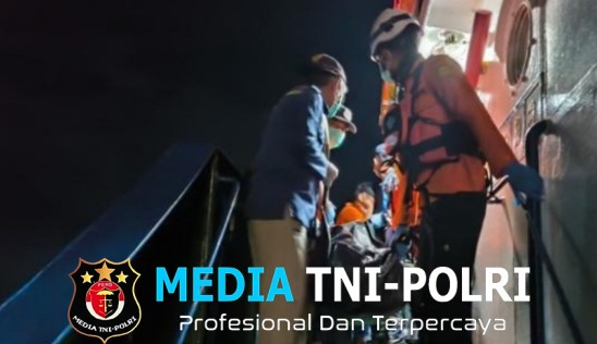 Tim SAR Gabungan Evakuasi Anak Buah Kapal TB Patria 3 di Laut Jawa