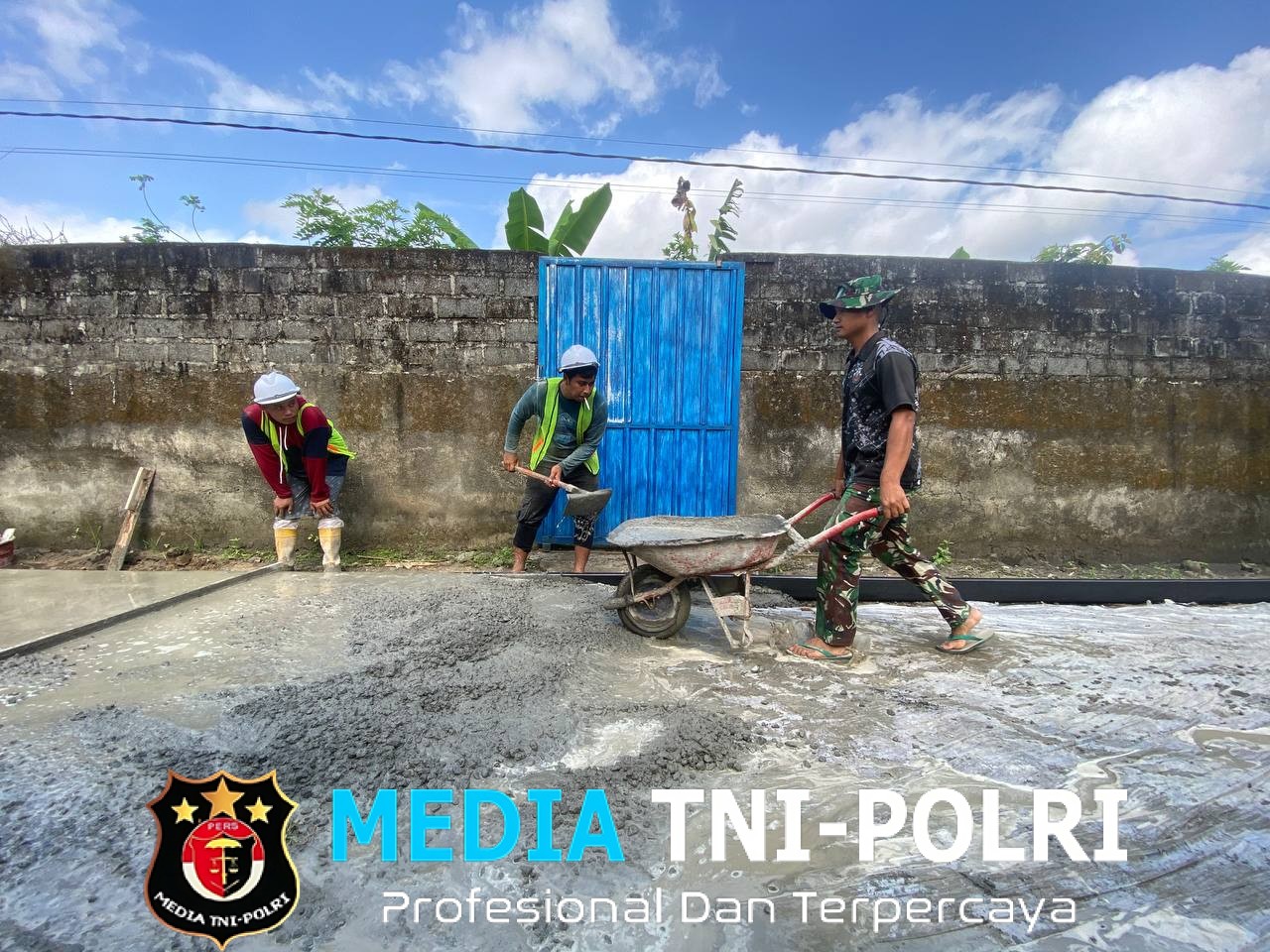 Satgas TMMD ke-126 Lebakharjo Laksanakan Pengecoran Jalan di RT 8, Warga Sambut Gembira