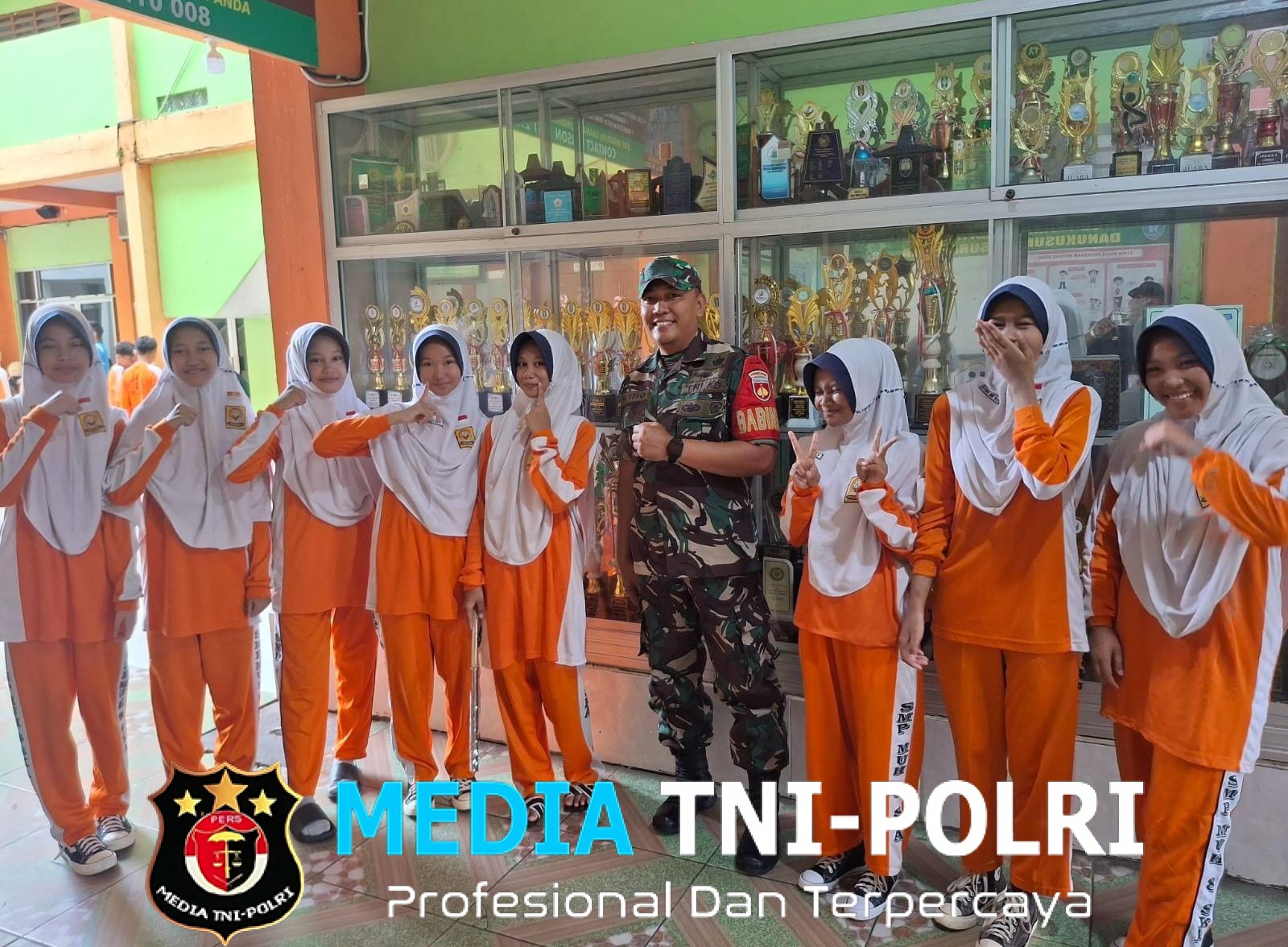 Babinsa Danukusuman Motivasi Pelajar Untuk Semangat Dalam Semua Kegiatan