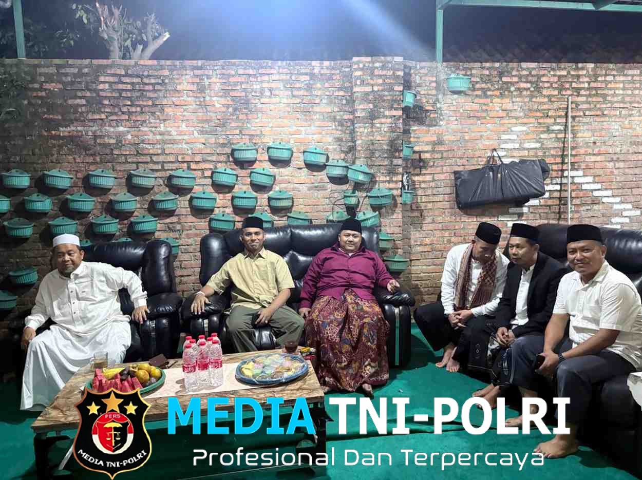 Brimob Batalyon D Pelopor Hadiri Peringatan Maulid Nabi Muhammad SAW di Ponpes Nurul Falah Cikarang Pusat