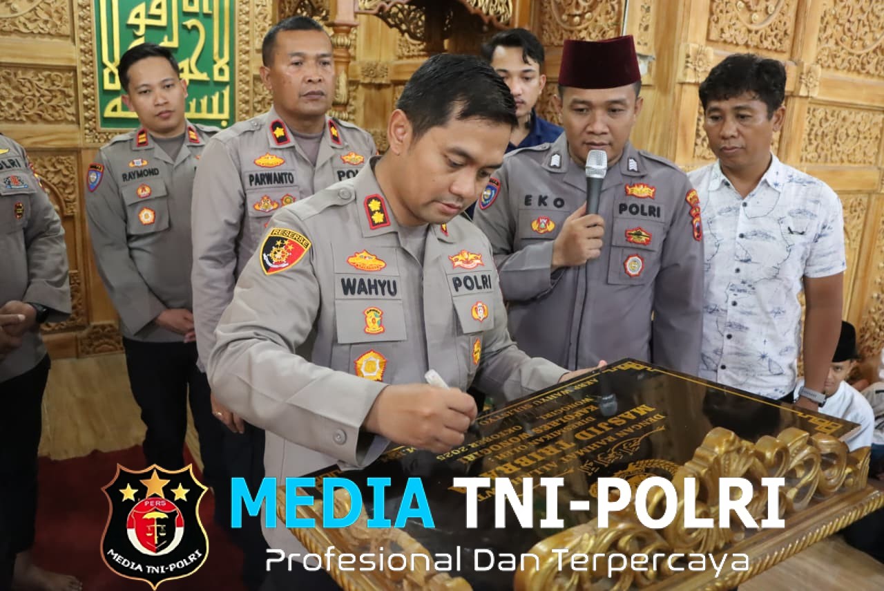 Dari Polisi untuk Santri Kapolres Wonogiri Resmikan Masjid Tribrata di Ponpes Binaan Anggota Polri