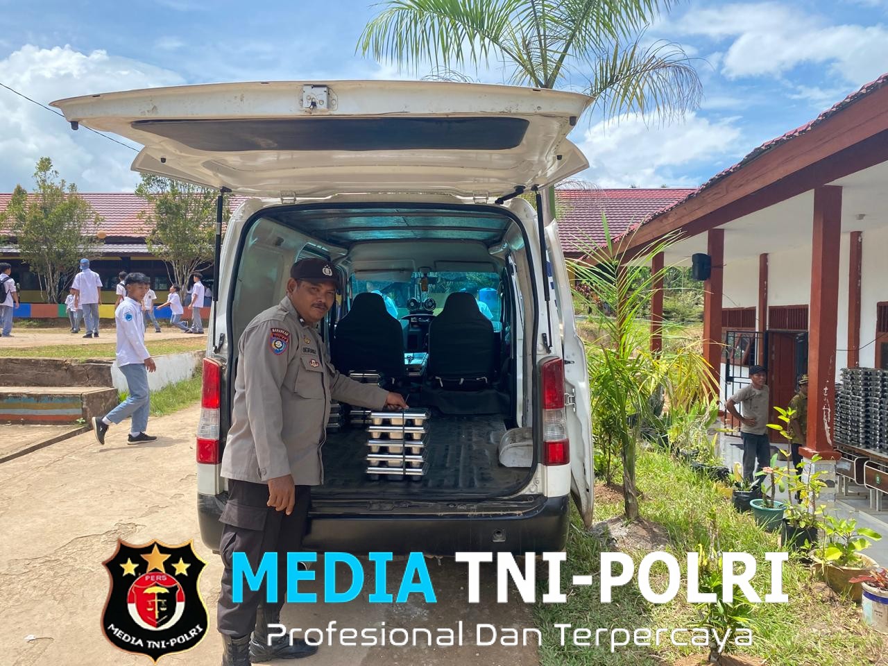 Polsek Meranti Monitoring Pendistribusian Program Makan Bergizi Gratis di Kecamatan Meranti