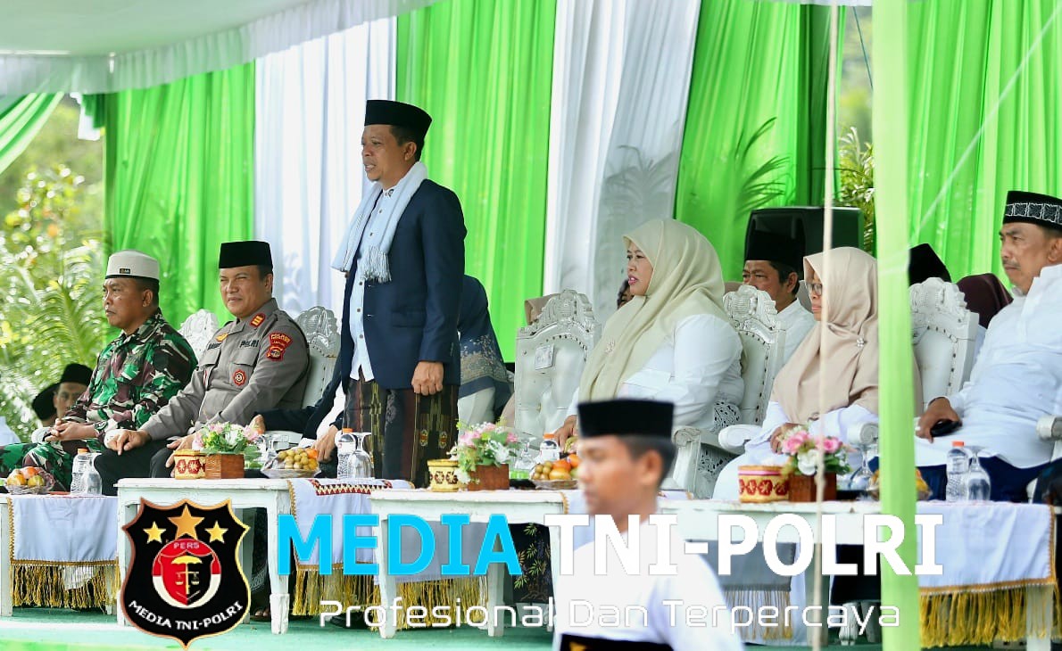 Bupati Pringsewu Riyanto Pamungkas Pimpin Upacara Hari Santri Nasional 2025