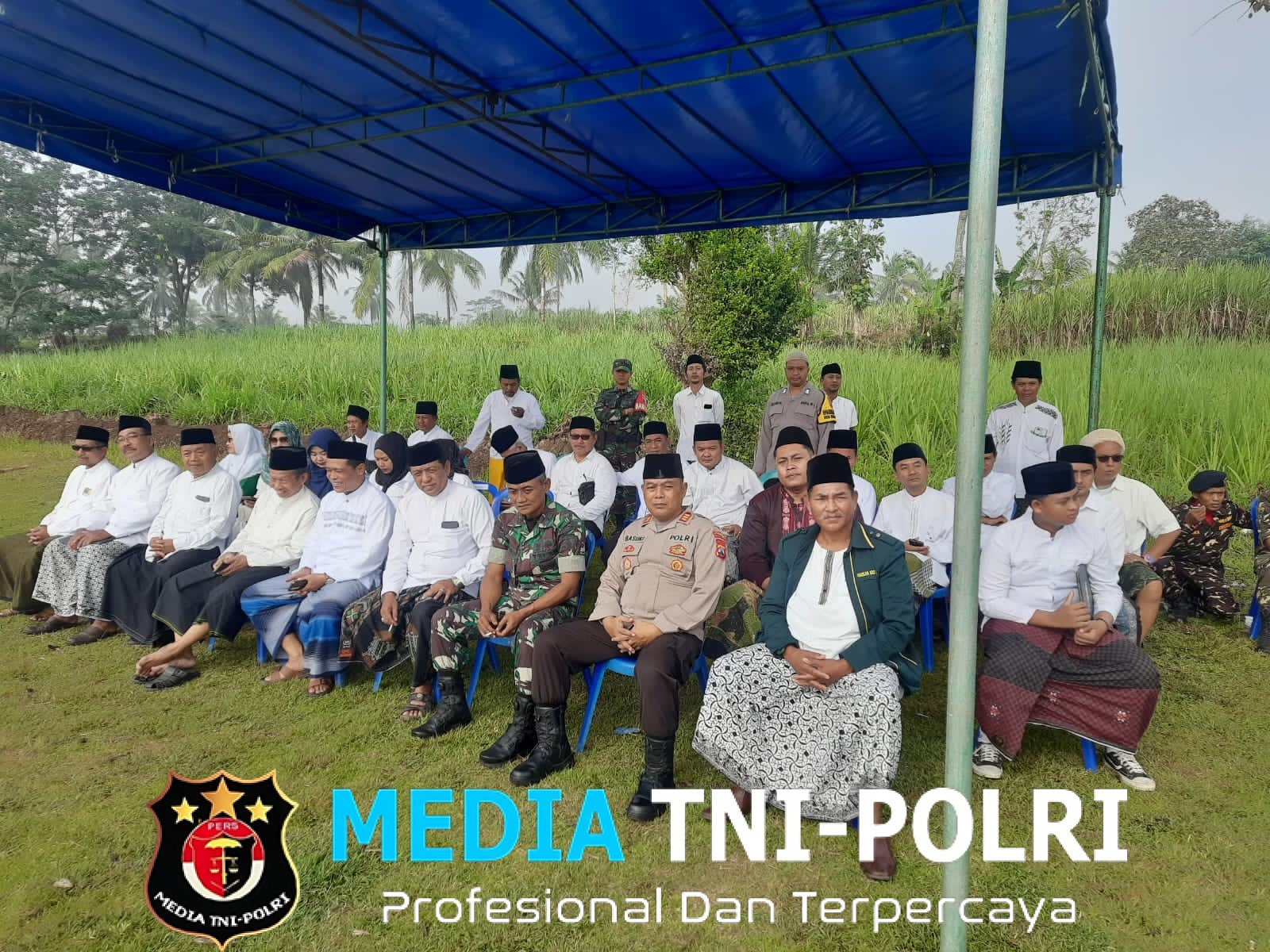 Kapolsek Kalipare Hadiri Apel Peringatan Hari Santri Nasional 2025 di Lapangan Cungkal, Wujud Sinergi dan Dukungan terhadap Dunia Pesantren