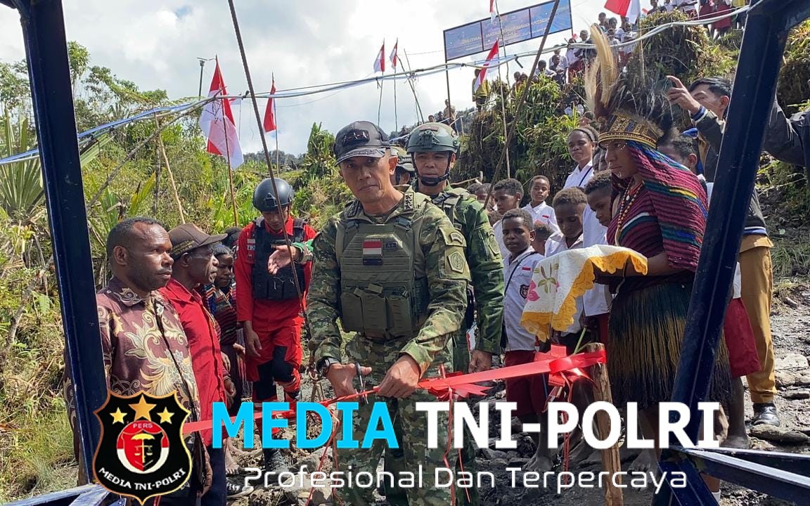 Peresmian Jembatan Gantung Kampung Dal di Kabupaten Nduga