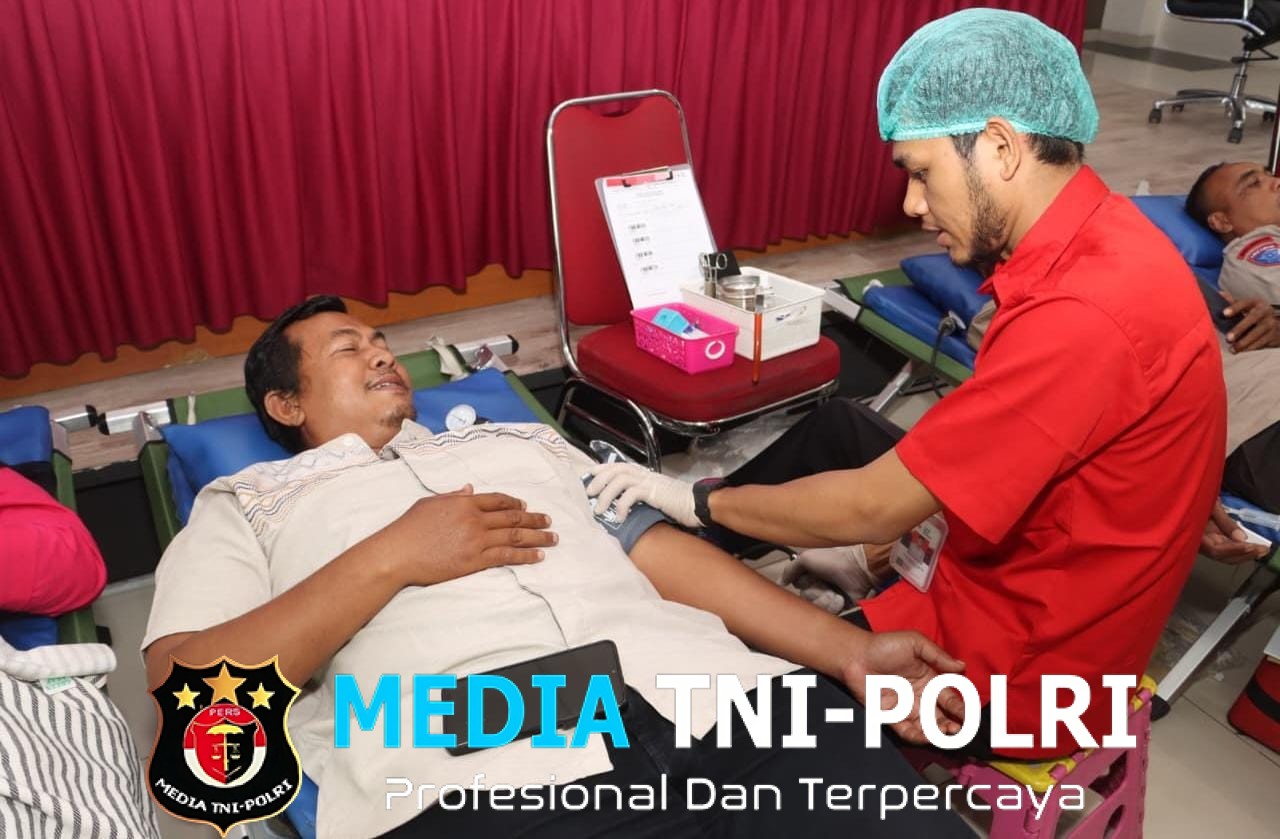 Rangkaian Hari Jadi ke-74 Humas Polri, Polresta Tangerang Gelar Donor Darah Bareng Wartawan