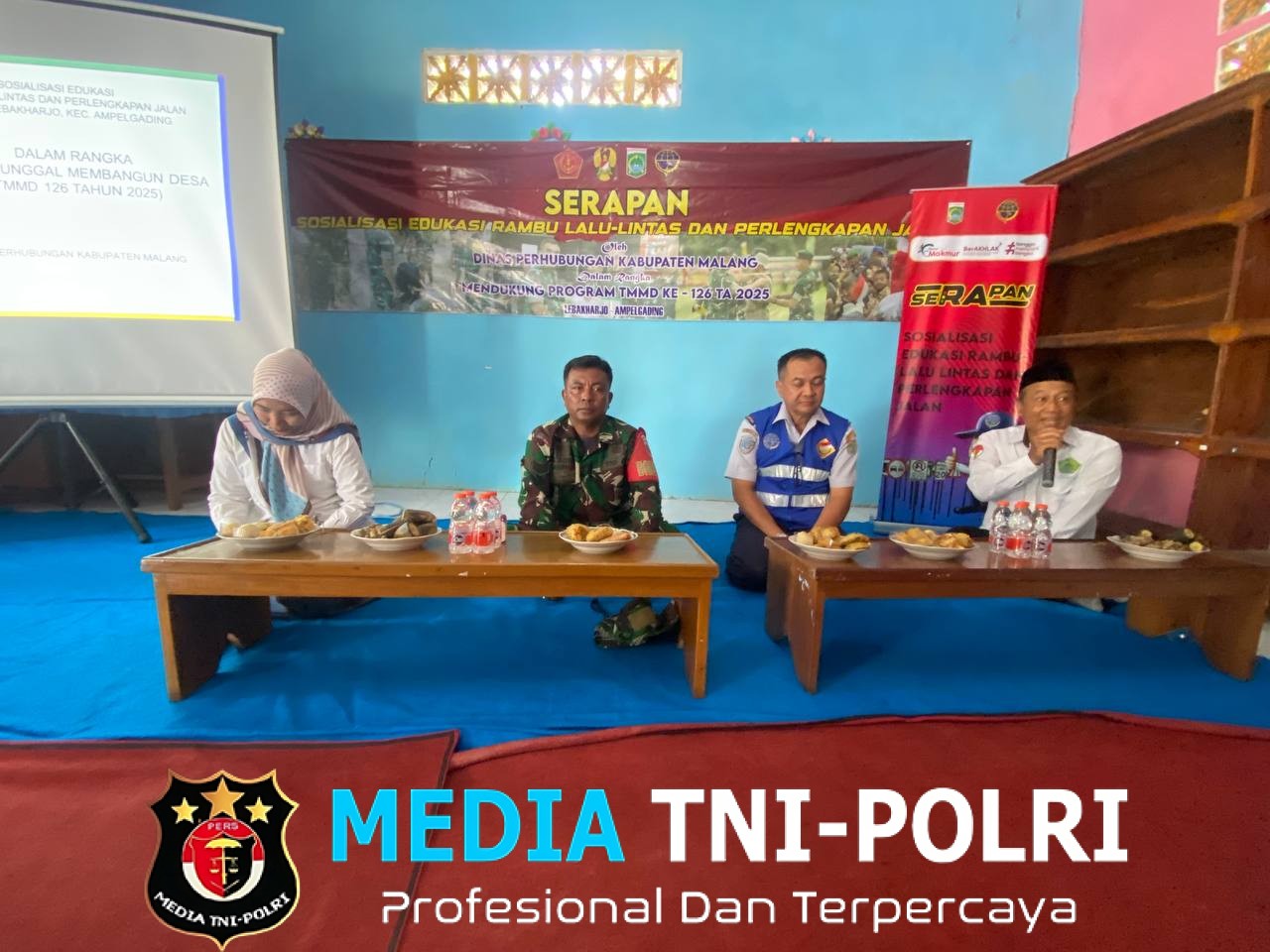 Satgas TMMD ke-126 Lebakharjo Bersama Dinas Perhubungan Beri Sosialisasi Rambu-Rambu Lalu Lintas