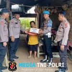 Naik Motor, Anggota Polsek Seputih Banyak Salurkan Bantuan Sembako kepada Warga Kurang Mampu