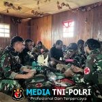 Satgas Yonif 751/VJS Antar Warga Mimin Kembali ke Kampung Setelah 9 Bulan Mengungsi