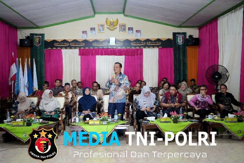 Bupati Dan Wakil Bupati Pringsewu Sapa Dan Serap Masyarakat Pekon Lugusari Melalui Acara Ngopi Serasi