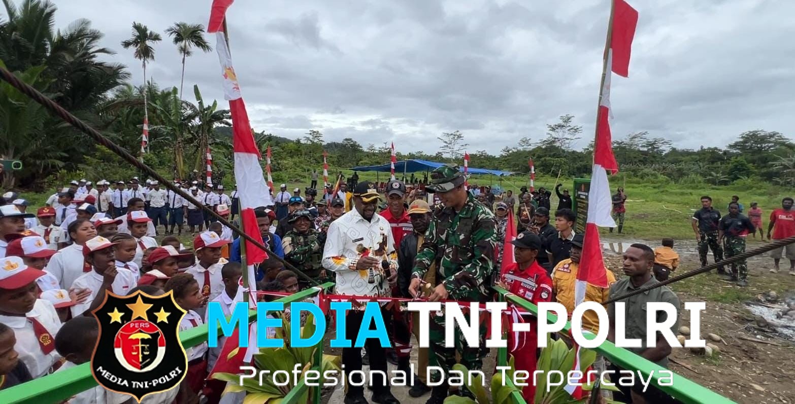 TNI Satukan Kembali Harapan Warga Iwur Lewat Pemulihan Jembatan Putus
