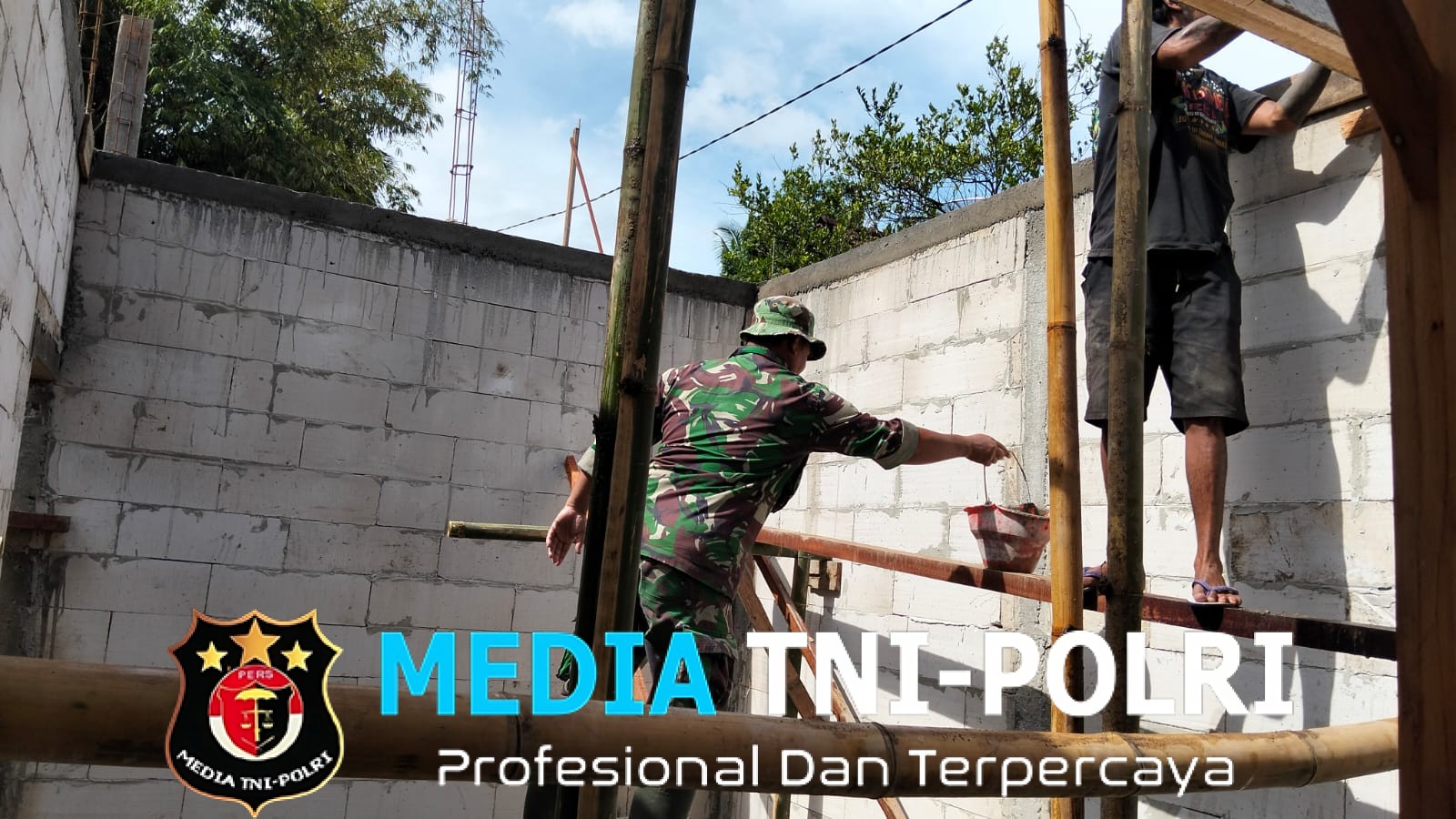 Satgas TMMD Kodim Boyolali dan Warga Kompak Rehap Rumah Ibu Siti di Ampel