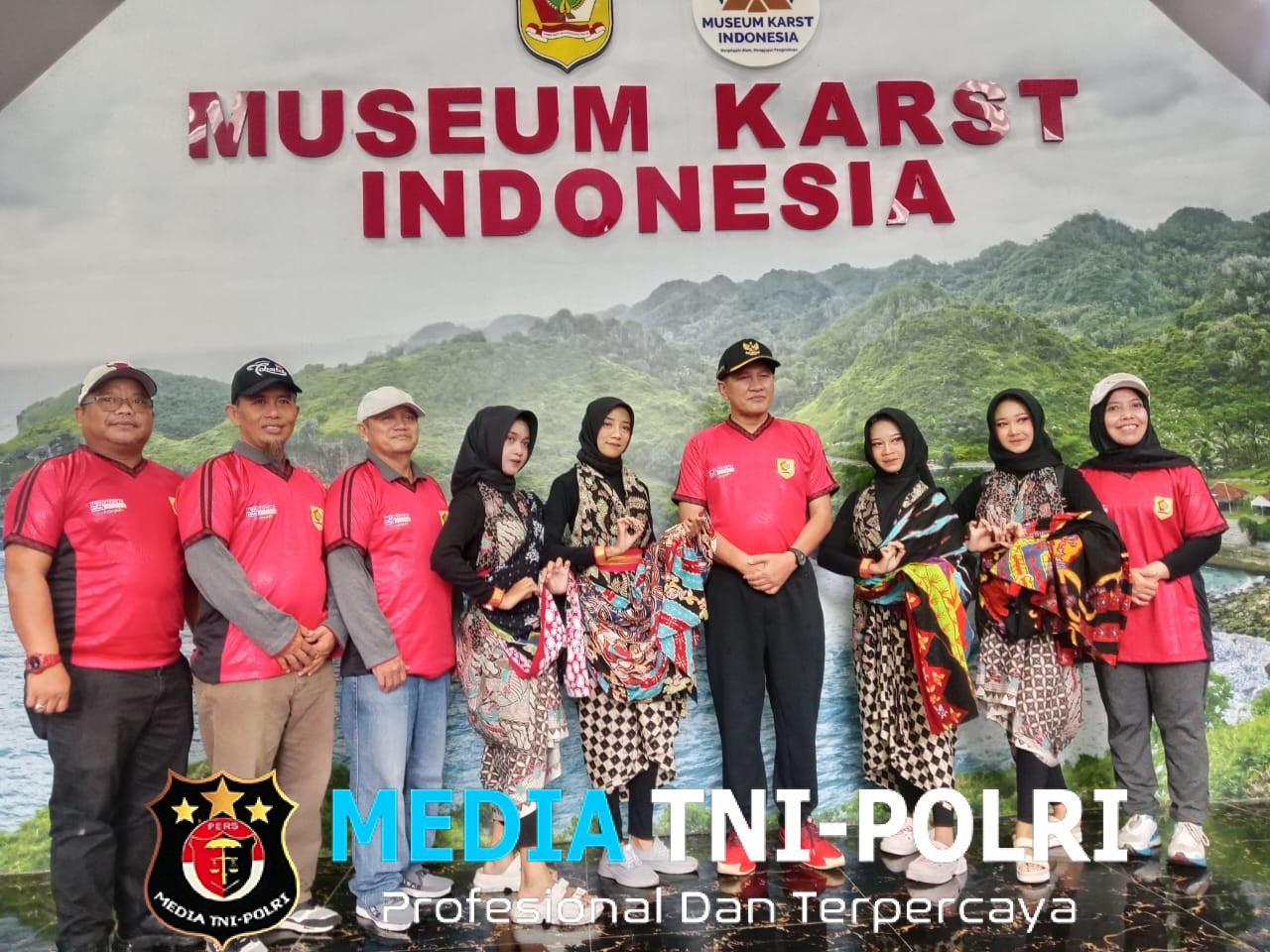 Ratusan Peserta ‘Jalan Sehat’ di Lepas Bupati Wonogiri Setyo Sukarno