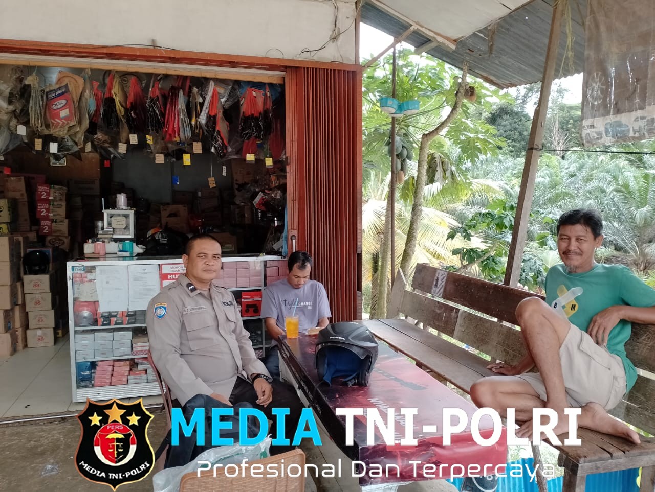 Ciptakan Situasi Aman, Bhabinkamtibmas Polsek Kuala Behe Sambangi Warga Dan Dialogis Kamtibmas