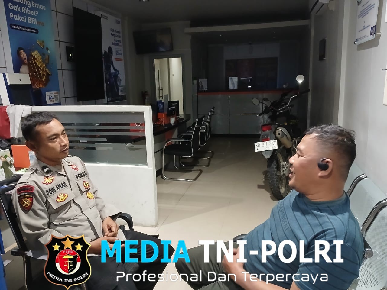 Patroli Malam di Mandor, Polisi Ajak Warga Bersinergi Jaga Keamanan Lingkungan