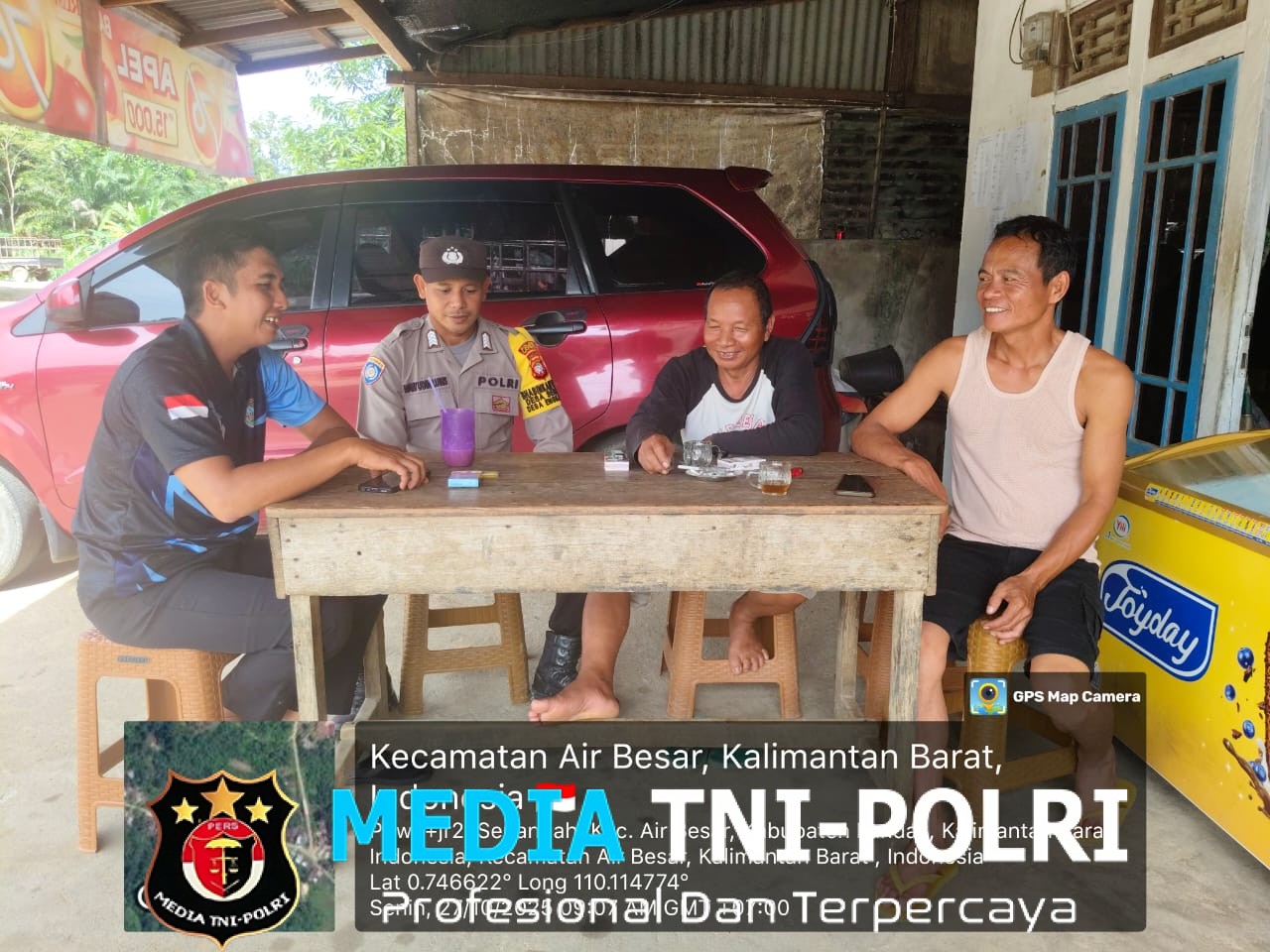 Bhabinkamtibmas Sambangi Warga, Sampaikan Pesan Kamtibmas dan Kedekatan Polri dengan Masyarakat