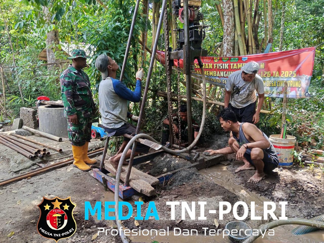 Satgas TMMD Ke-126 Kodim 0601/Pandeglang Dampingi Pengeboran Sumur Bor Titik Ke-4 di Desa Cikentrung
