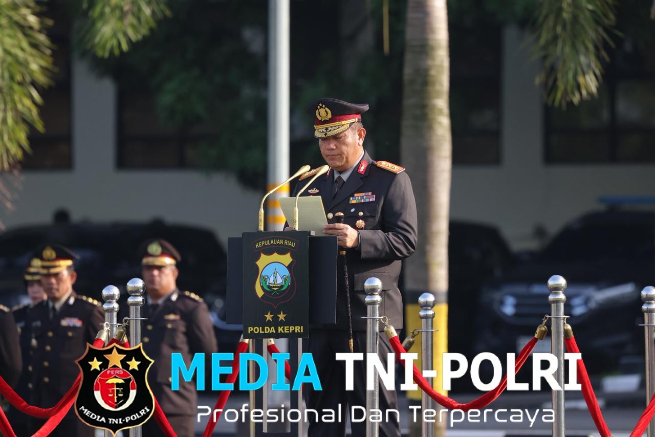 Polda Kepri Gelar Upacara Hari Sumpah Pemuda ke-97 dan Berikan Penghargaan kepada Personel Berprestasi