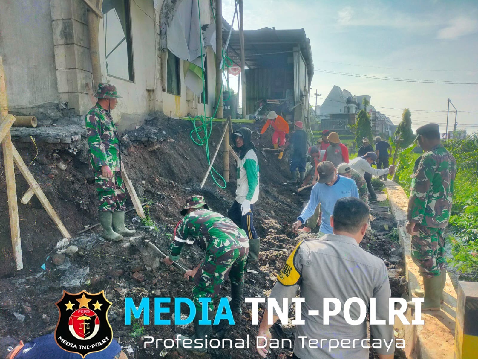 Pasca Longsor Terongrejo Serka Mansur dan Junrejo Bangkit Lewat Gotong Royong