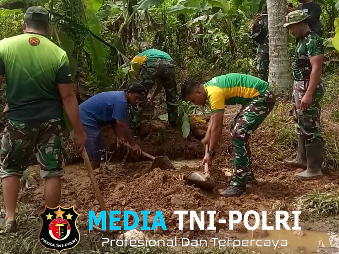 Satgas TMMD ke-126 Kebut Pemasangan Pipa Air Bersih di Desa Lebakharjo Ampelgading