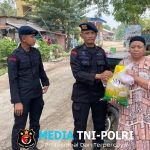 Batalyon D Pelopor Brimob Polda Metro Jaya Gelar Kegiatan Jumat Berbagi di Cikarang Timur