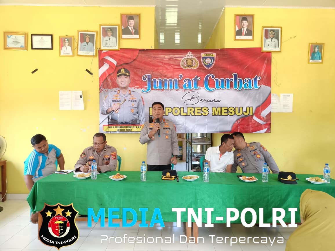 Kapolres Mesuji Gelar Jumat Curhat dan Salurkan Bantuan Sosial Untuk Masyarakat