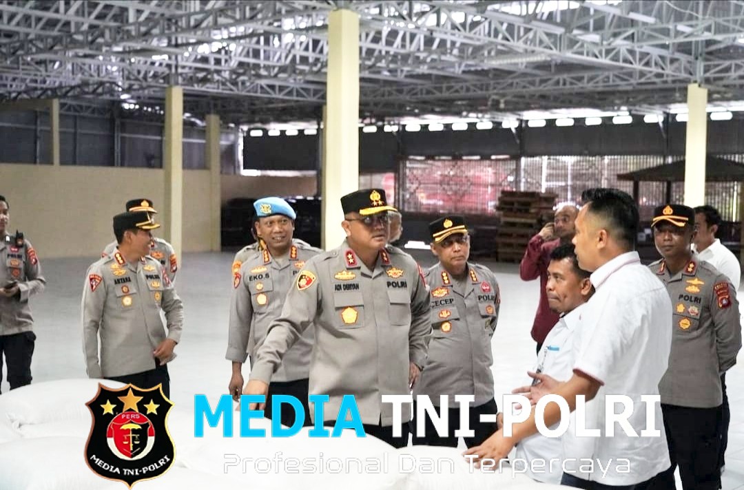 Kapolda Sulbar Tinjau Gudang Jagung Bulog di Sarudu, Tekankan Penyerapan Hasil Panen Petani