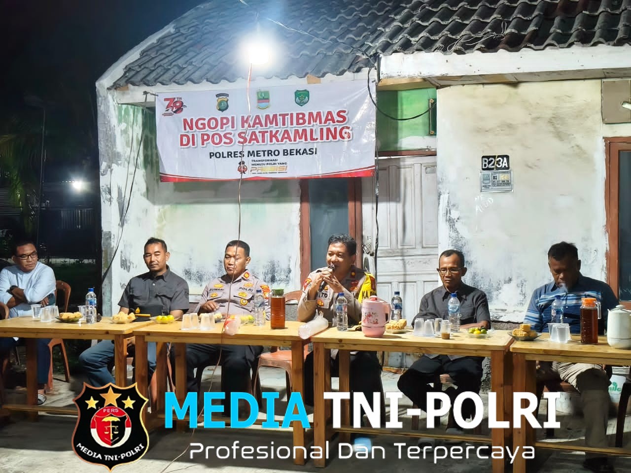 Polsek Babelan Dorong Partisipasi Warga Lewat Program Ngopi Kamtibmas di Satkamling Kedung Pengawas
