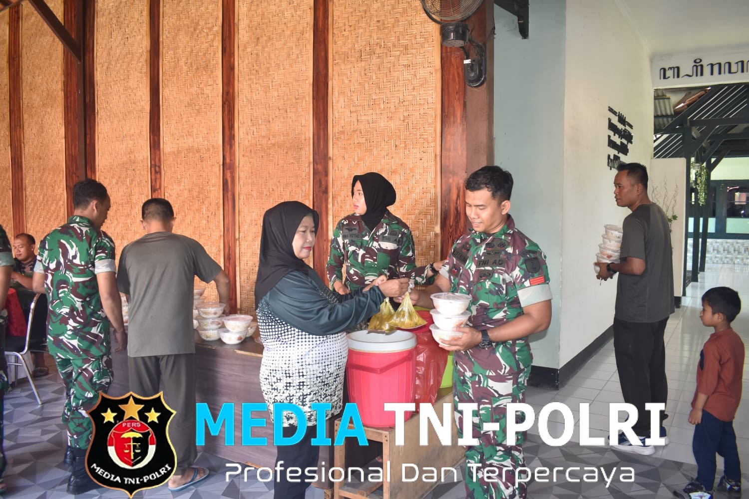 Bangun Kekompakan, Kodim 0825/Banyuwangi Gelar Makan Bersama di Hari Jumat