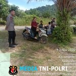 Patroli Siang Polsek Sebangki, Ajak Warga Tingkatkan Kewaspadaan dan Keselamatan di Jalan Raya