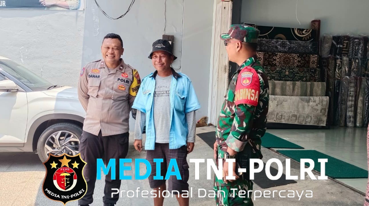 Sambangi Juru Parkir, Babinsa dan Bhabinkamtibmas Kratonan Ajak Tingkatkan Keamanan & Kewaspadaan