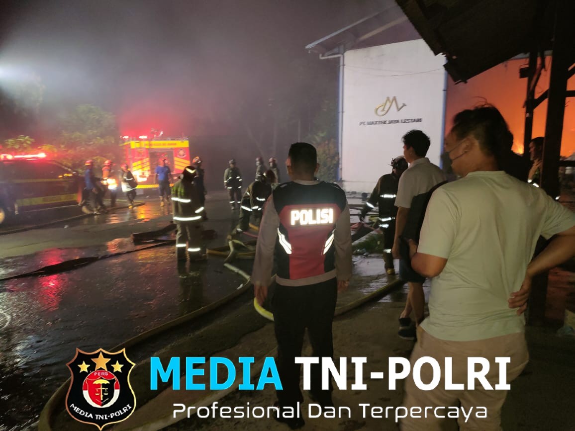 Polisi Selidiki Pabrik Tekstil di Cikancung Bandung Yang Terbakar