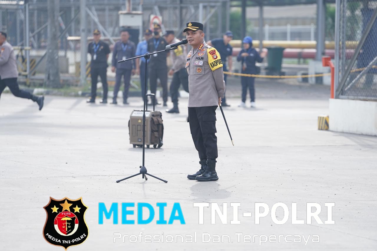 Polres Metro Bekasi Kawal Aksi Unjuk Rasa di PT. Multistrada Arah Sarana Tbk Cikarang Timur