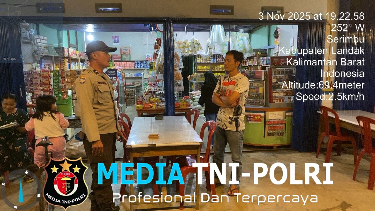 Sambangi Warga di Malam Hari, Polsek Air Besar Ajak Masyarakat Bersama Jaga Keamanan