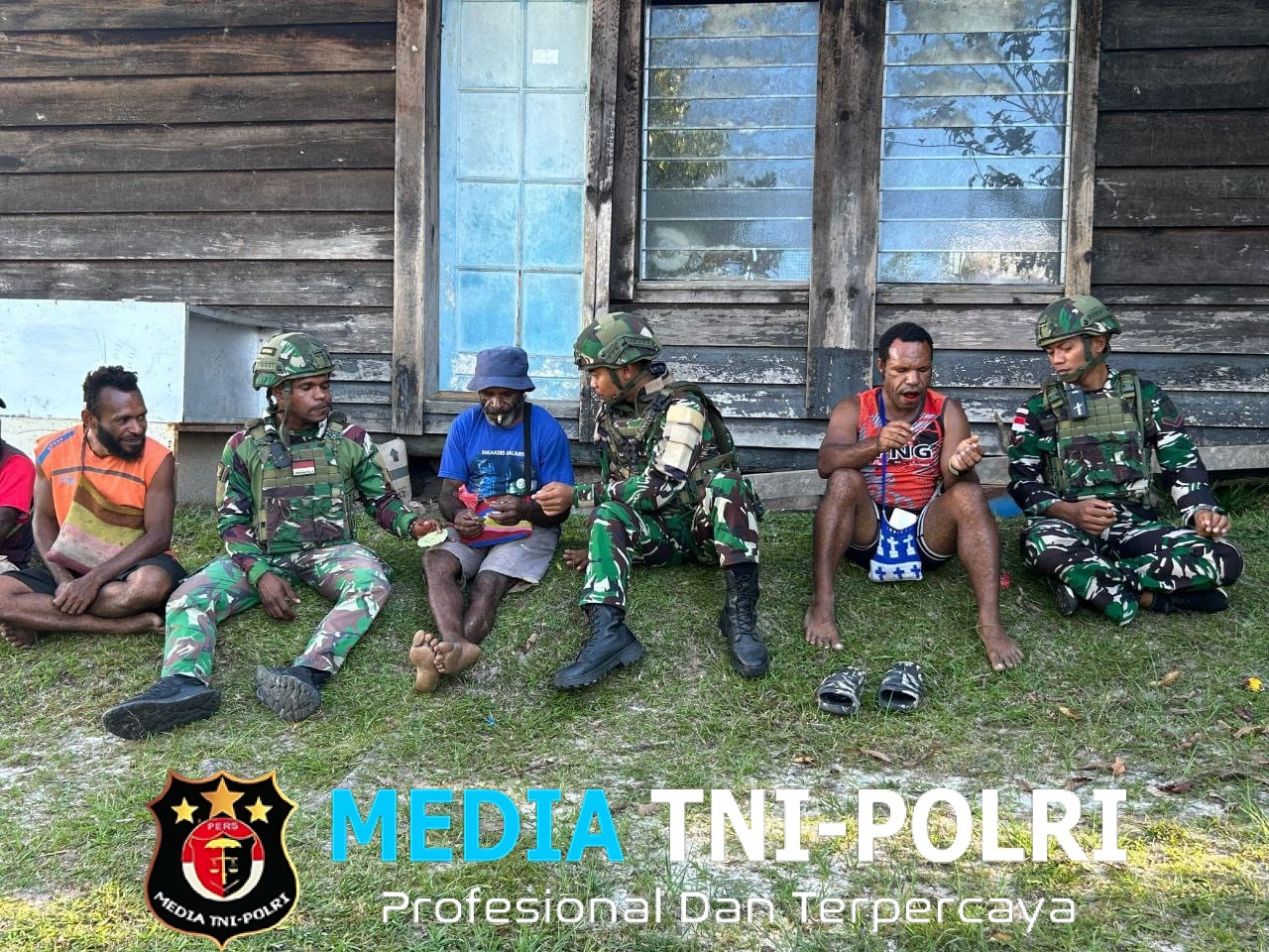 Bersama Rakyat Satgas Yonif 521/DY Hadirkan Cinta dan Kebersamaan di Tanah Papua