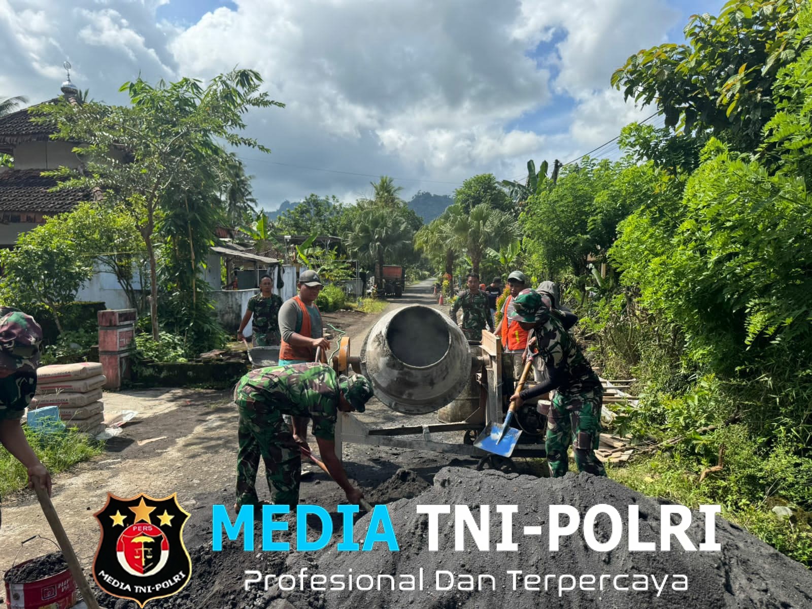 Satgas TMMD 126 Tahun 2025 Terus Tuntaskan Pembuatan Drainase di Desa Lebakharjo