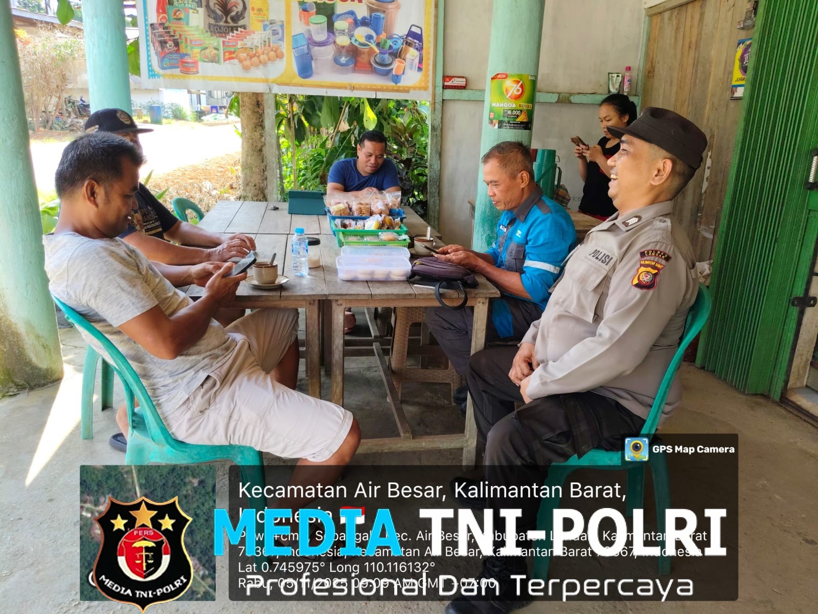 Cegah Hoaks! Polisi Sambangi Warga dan Ajak Bermedsos Secara Cerdas