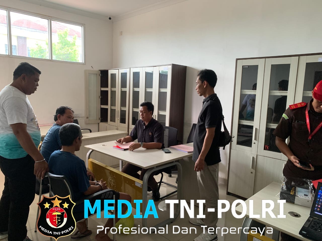 Kasus Pencurian Dua HP Tuntas Disidik, Polisi Serahkan Tersangka ke Kejari Pringsewu