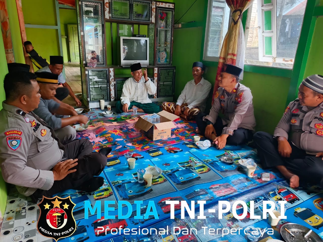 Personil Polsek Menjalin Gelar Kegiatan Rutin Pam Sholat Jumat