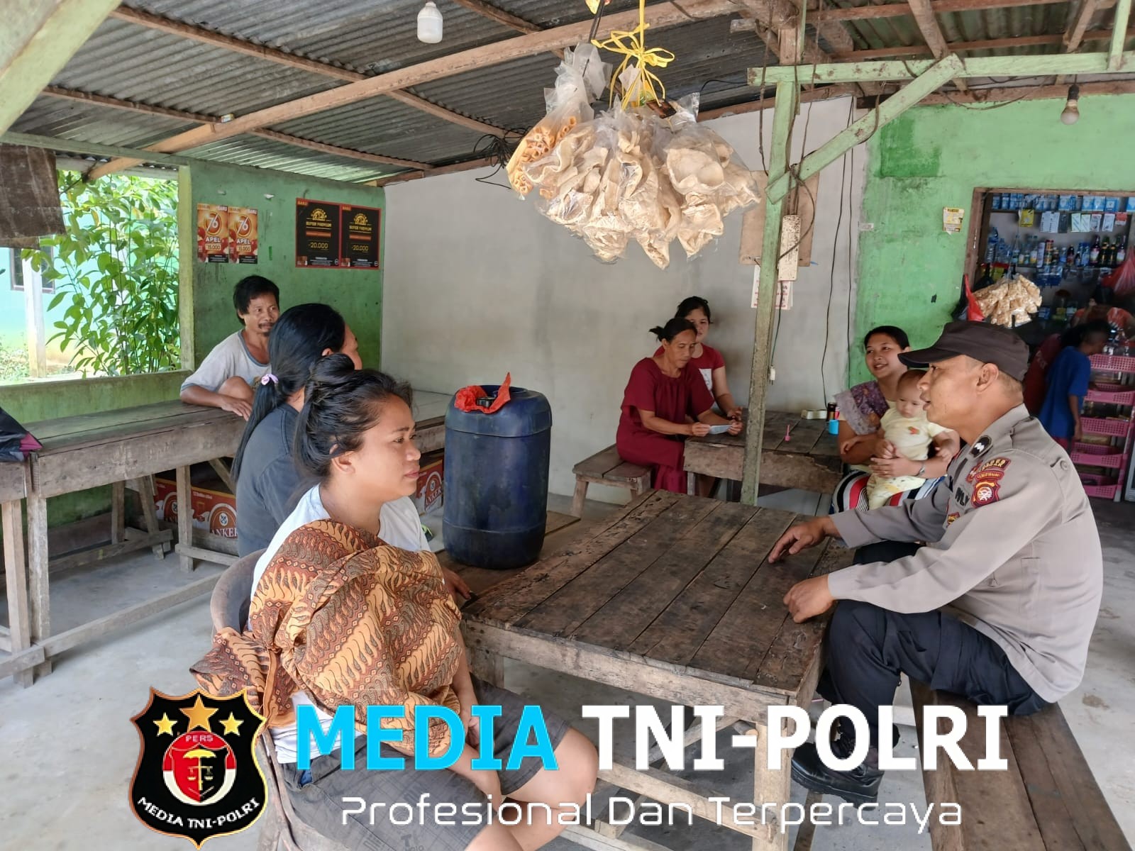 Polisi Peduli Patroli Siang Berikan Rasa Aman bagi Masyarakat Mandor