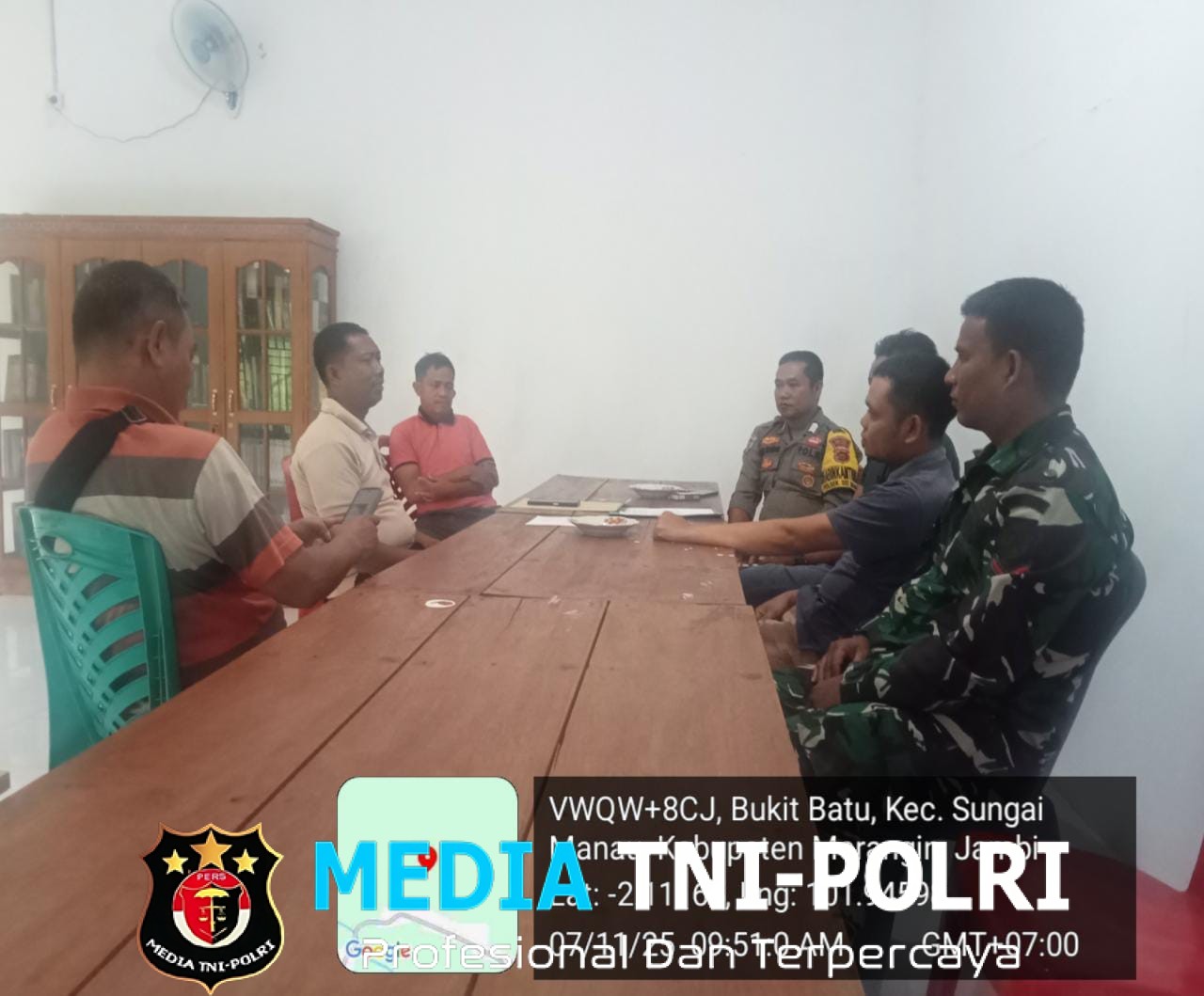 Babinsa Adakan Komsos Dengan Warga Di Desa Binaan Supaya Silaturahmi Tetap Terjaga