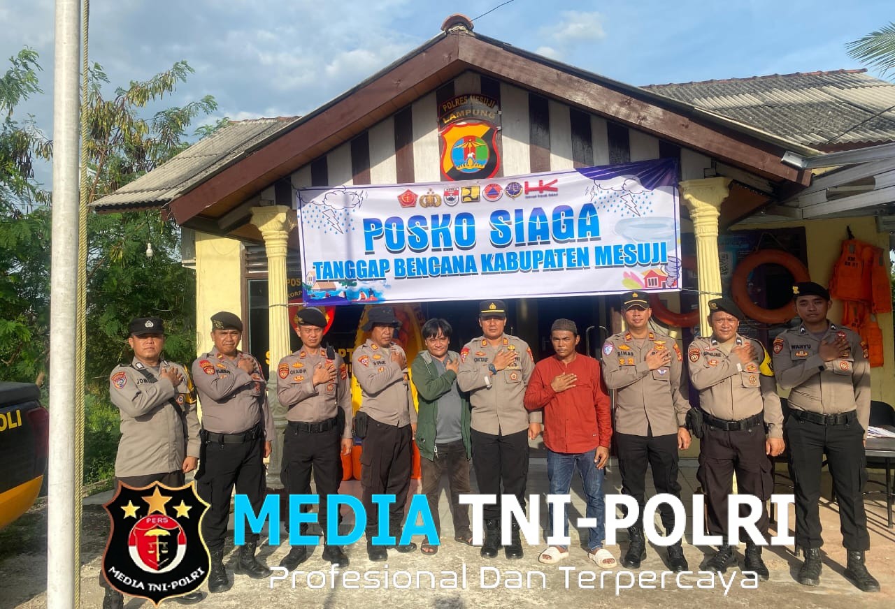 Kabag Ops dan Personel Mesuji Melaksanakan Pengecekan Posko Siaga Tanggap Bencana Alam di Pospol Desa Labuhan Permai