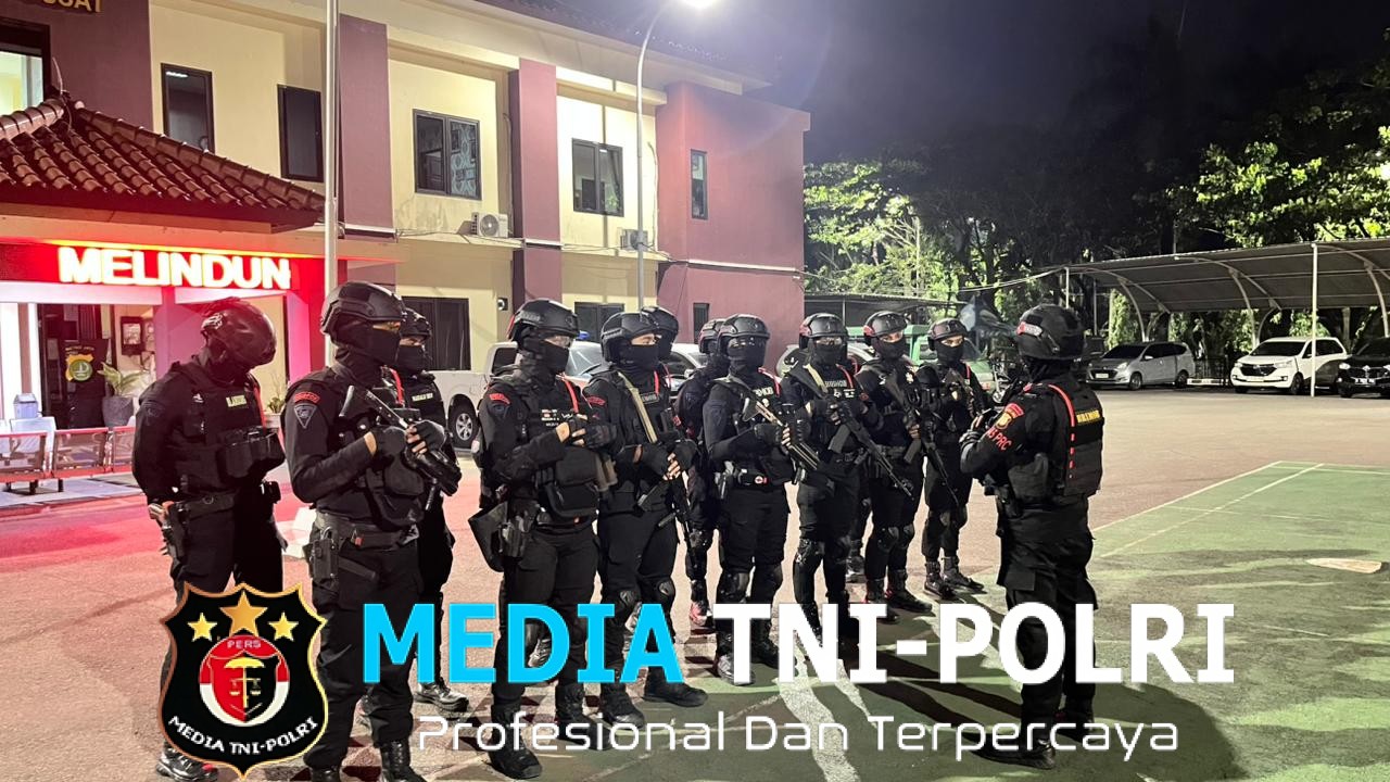 Terduga Pelaku Perkelahian Kabur ke Sungai Kalimalang, Tim Brimob dan Polsek Cikarang Pusat Berhasil Lakukan Evakuasi