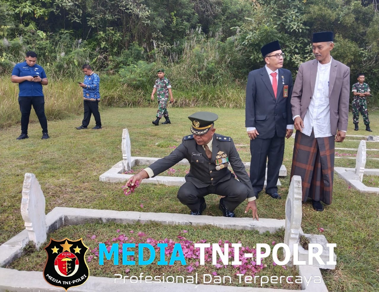 Kodim 0103/Aceh Utara Upacara Ziarah Nasional dan Tabur Bunga Peringatan Hari Pahlawan 2025