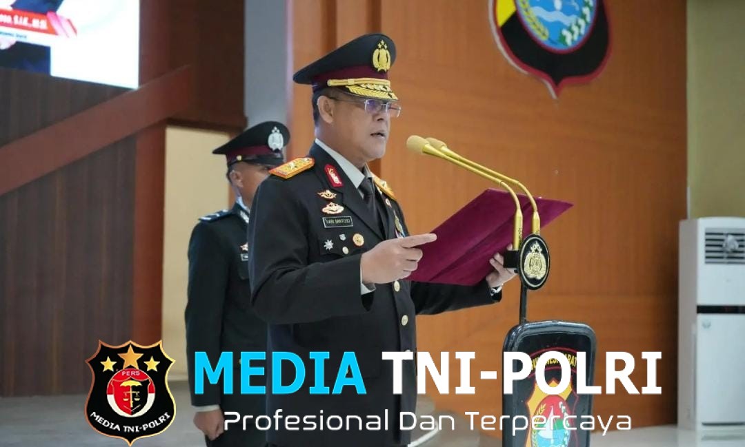 Polda Sulbar Gelar Upacara Hari Pahlawan dengan Penuh Khidmat di Tengah Cuaca Tak Mendukung