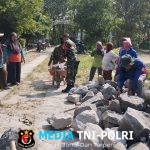 Heri Tak Sungkan Bantu Warganya dalam Pembangunan Talud Jalan Desa