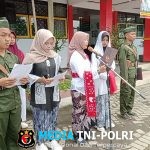 Anggota Koramil 0825-04 Genteng Tiba-tiba Jadi Pembina Upacara di SMPN 3, Ratusan Siswa Tampil ‘Berlumuran’ Semangat Pahlawan!