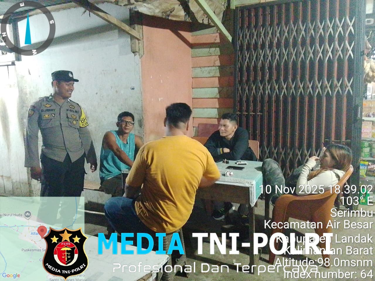 Sentuh Hati Masyarakat, Polisi Gunakan Pendekatan Humanis di Patroli Malam